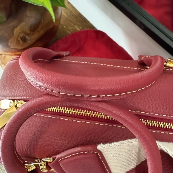 Carolina Herrera / Blasón S Medium Handbag NWT (authentic) - Picture 3 of 15